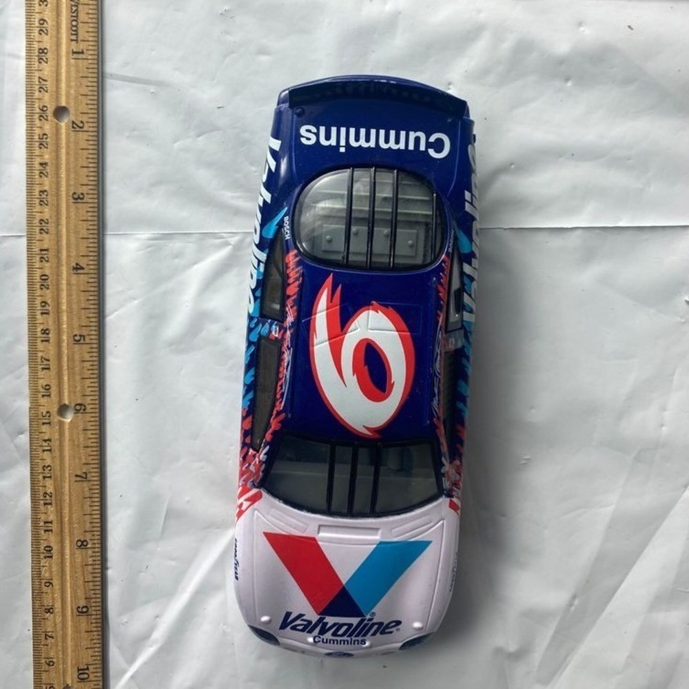 Mark Martin #6 Valvoline‎ Cummins NASCAR Diecast